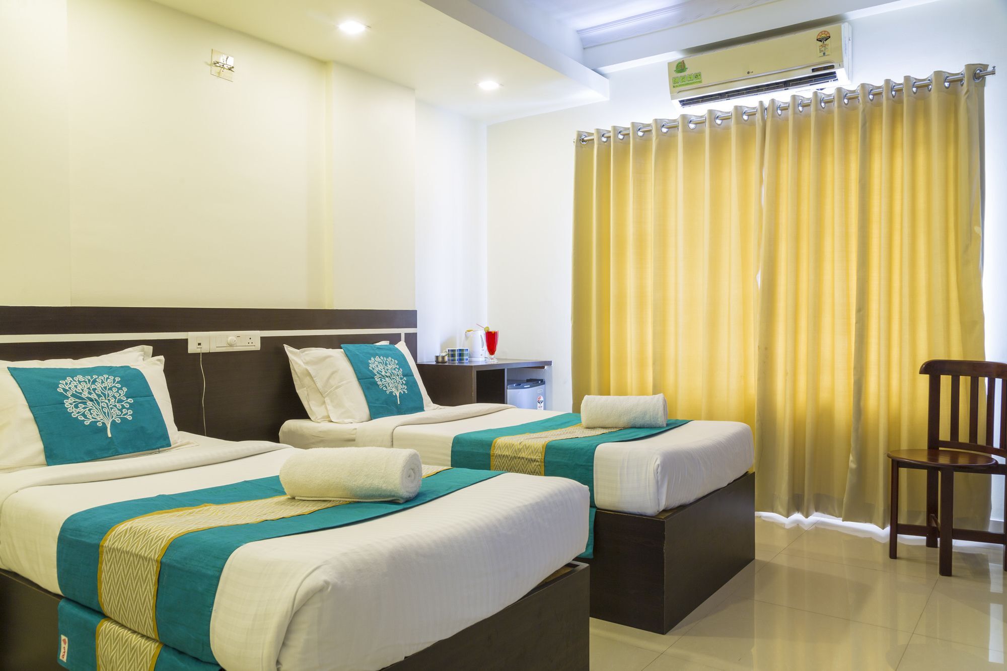 Hotel Sm Regency Kochi Екстер'єр фото